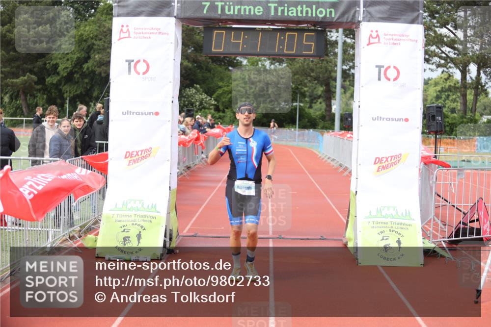 14.06.2026 - 7 Türme Triathlon Andreas Tolksdorf http://msf.ph/oto/9802733 14.06.2026 15:11:04 Ziel 931, 1042 meine-sportfotos.de