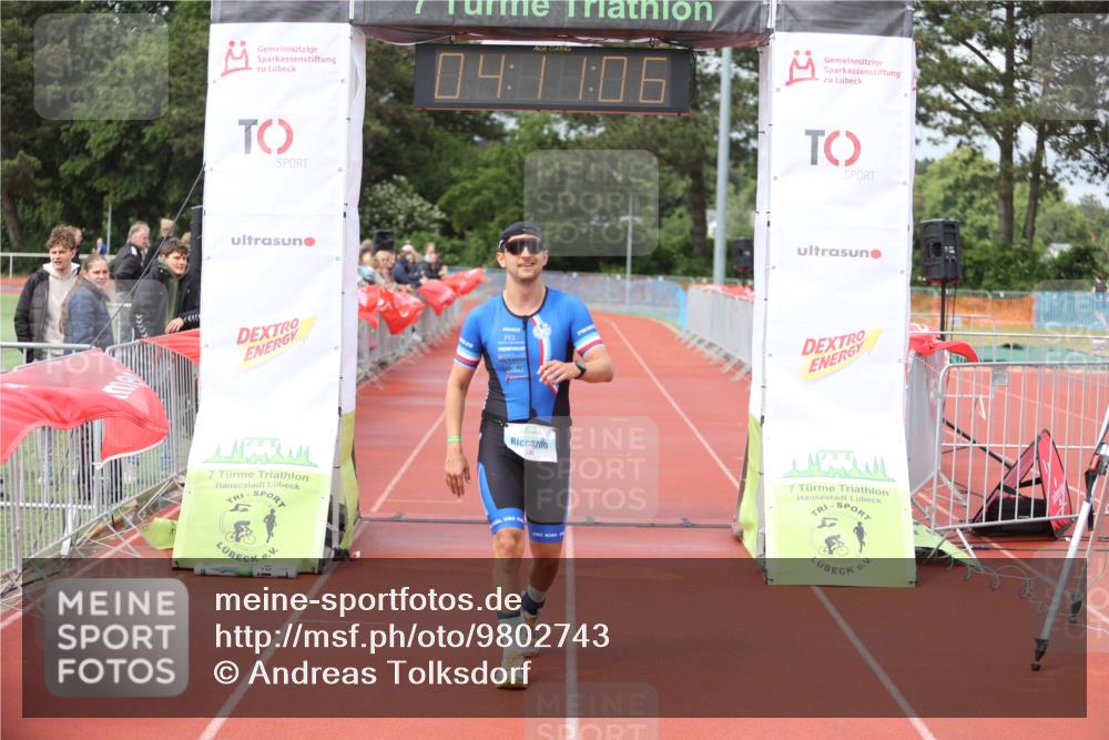 14.06.2026 - 7 Türme Triathlon Andreas Tolksdorf http://msf.ph/oto/9802743 14.06.2026 15:11:05 Ziel 931, 1042 meine-sportfotos.de