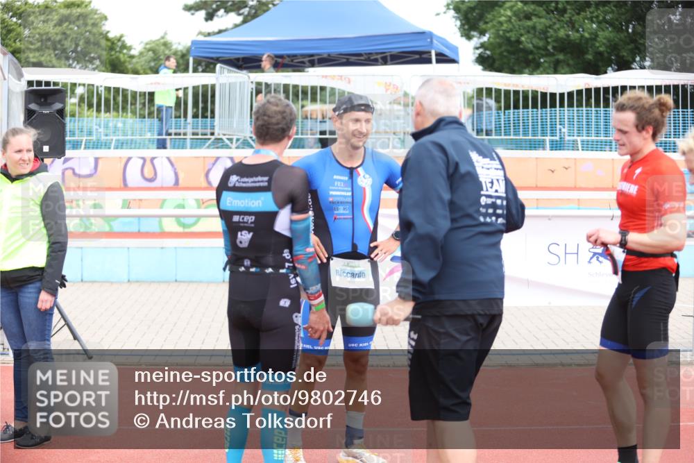 14.06.2026 - 7 Türme Triathlon Andreas Tolksdorf http://msf.ph/oto/9802746 14.06.2026 15:11:54 Ziel  meine-sportfotos.de