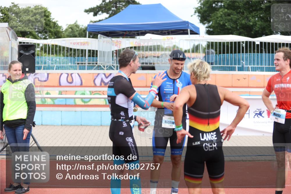 14.06.2026 - 7 Türme Triathlon Andreas Tolksdorf http://msf.ph/oto/9802757 14.06.2026 15:11:58 Ziel  meine-sportfotos.de