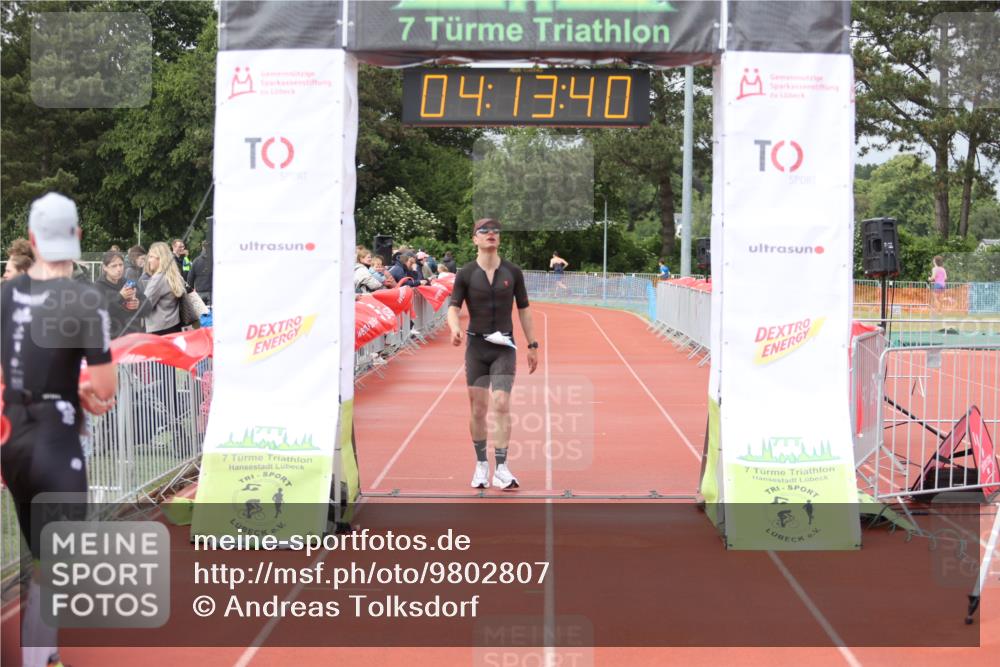 14.06.2026 - 7 Türme Triathlon Andreas Tolksdorf http://msf.ph/oto/9802807 14.06.2026 15:13:38 Ziel 924 meine-sportfotos.de