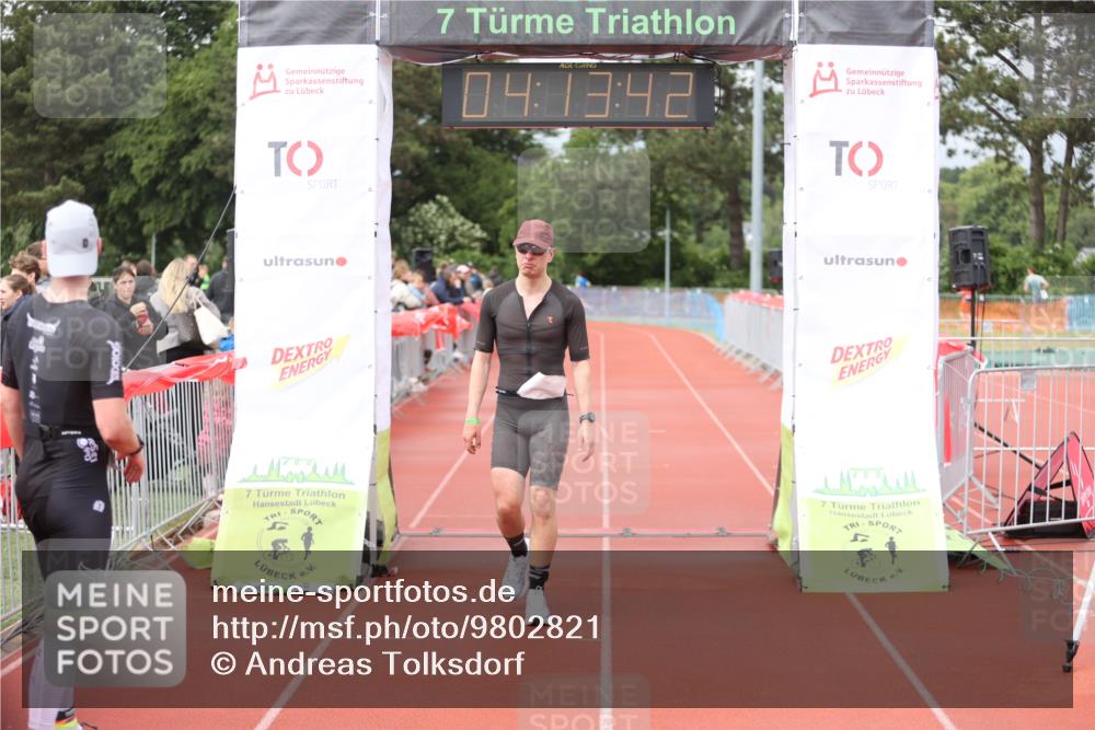 14.06.2026 - 7 Türme Triathlon Andreas Tolksdorf http://msf.ph/oto/9802821 14.06.2026 15:13:41 Ziel 924 meine-sportfotos.de