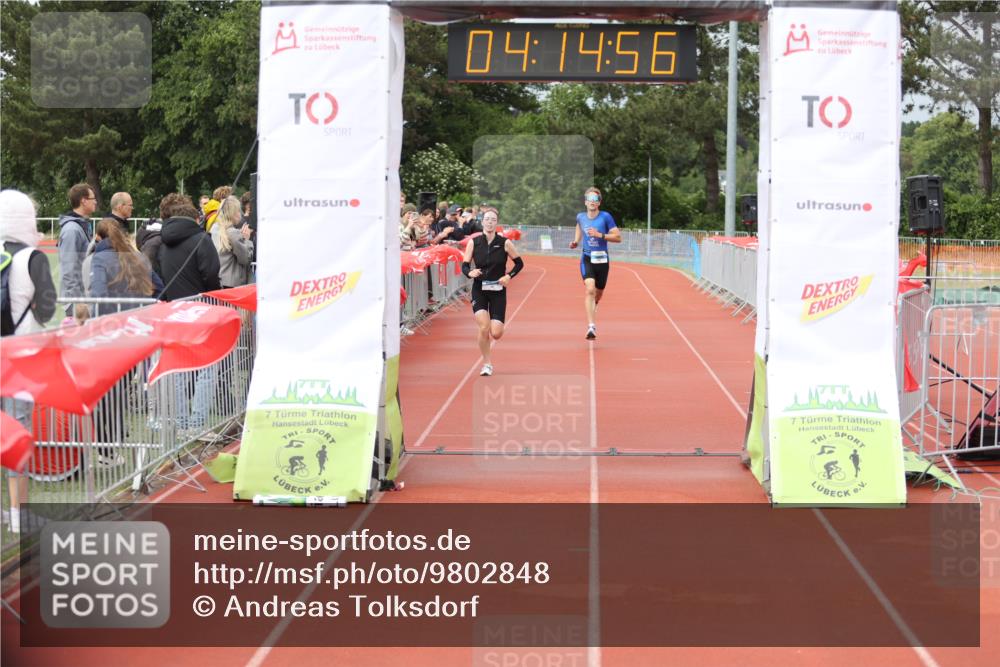 14.06.2026 - 7 Türme Triathlon Andreas Tolksdorf http://msf.ph/oto/9802848 14.06.2026 15:14:54 Ziel 957, 1103 meine-sportfotos.de