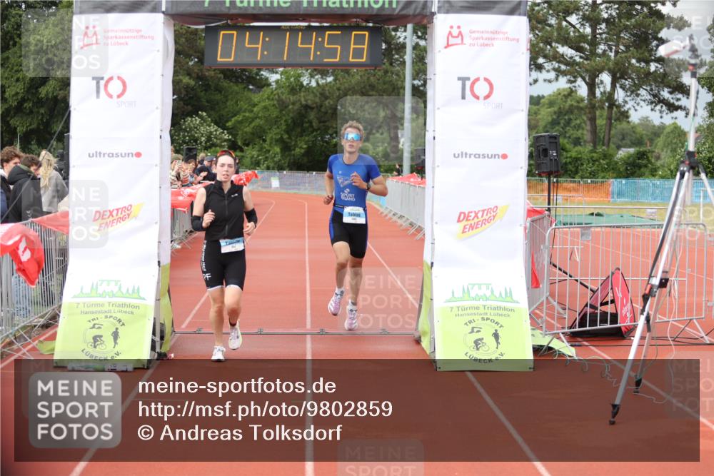 14.06.2026 - 7 Türme Triathlon Andreas Tolksdorf http://msf.ph/oto/9802859 14.06.2026 15:14:56 Ziel 957, 1103 meine-sportfotos.de