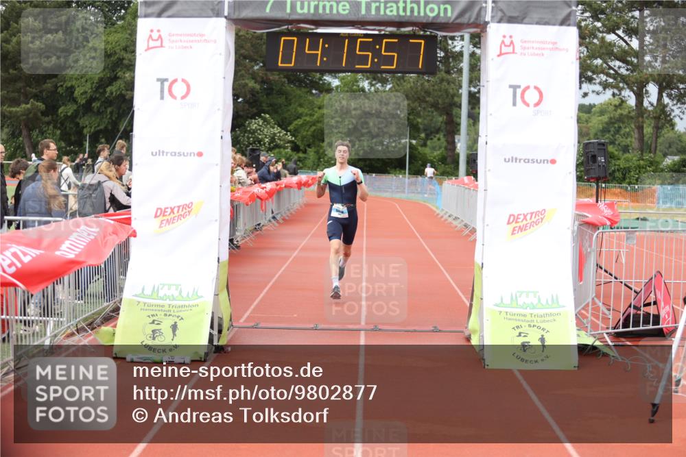 14.06.2026 - 7 Türme Triathlon Andreas Tolksdorf http://msf.ph/oto/9802877 14.06.2026 15:15:56 Ziel 1006 meine-sportfotos.de