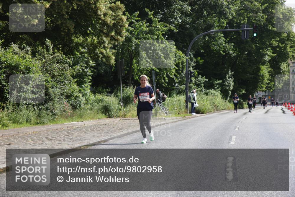 14.06.2026 - REWE Women's Run Jannik Wohlers http://msf.ph/oto/9802958 14.06.2026 10:16:57 Laufen 10457 meine-sportfotos.de
