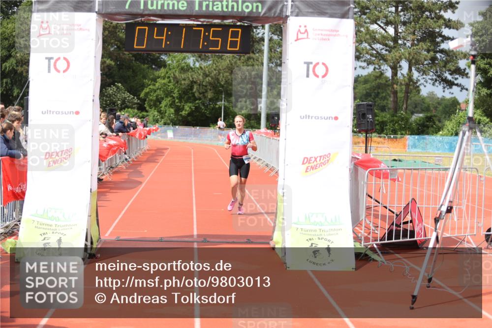 14.06.2026 - 7 Türme Triathlon Andreas Tolksdorf http://msf.ph/oto/9803013 14.06.2026 15:17:57 Ziel 976 meine-sportfotos.de