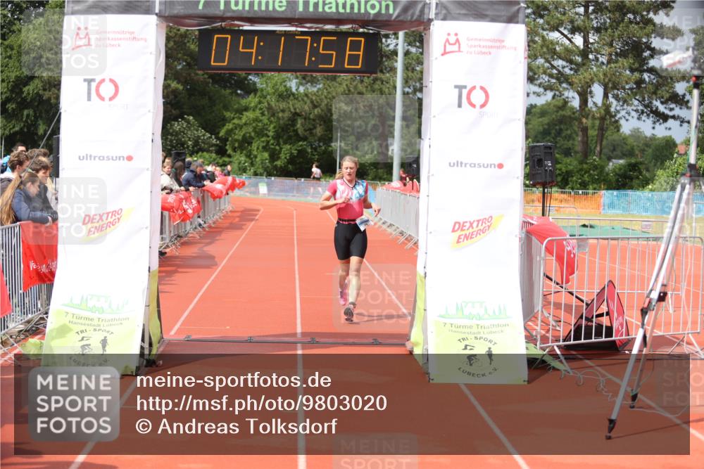 14.06.2026 - 7 Türme Triathlon Andreas Tolksdorf http://msf.ph/oto/9803020 14.06.2026 15:17:57 Ziel 976 meine-sportfotos.de