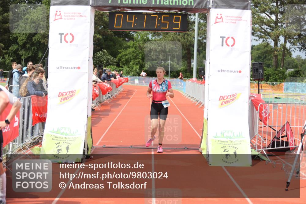 14.06.2026 - 7 Türme Triathlon Andreas Tolksdorf http://msf.ph/oto/9803024 14.06.2026 15:17:58 Ziel 976 meine-sportfotos.de