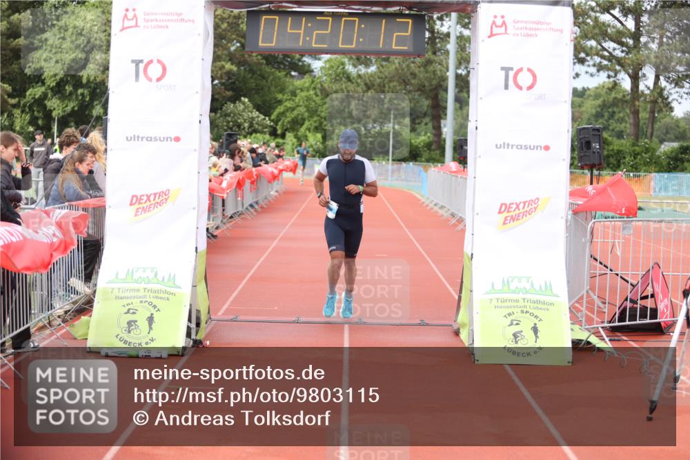 14.06.2026 - 7 Türme Triathlon Andreas Tolksdorf http://msf.ph/oto/9803115 14.06.2026 15:20:10 Ziel 942 meine-sportfotos.de