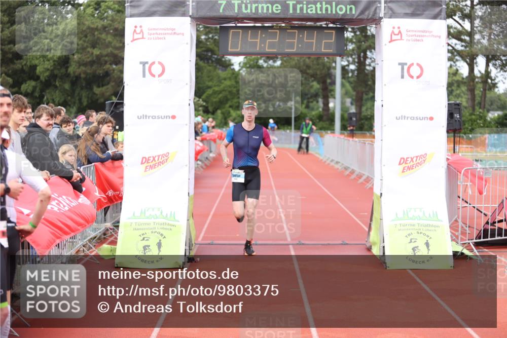14.06.2026 - 7 Türme Triathlon Andreas Tolksdorf http://msf.ph/oto/9803375 14.06.2026 15:23:41 Ziel 1045 meine-sportfotos.de