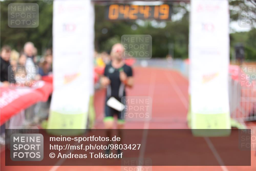14.06.2026 - 7 Türme Triathlon Andreas Tolksdorf http://msf.ph/oto/9803427 14.06.2026 15:24:18 Ziel 1073 meine-sportfotos.de