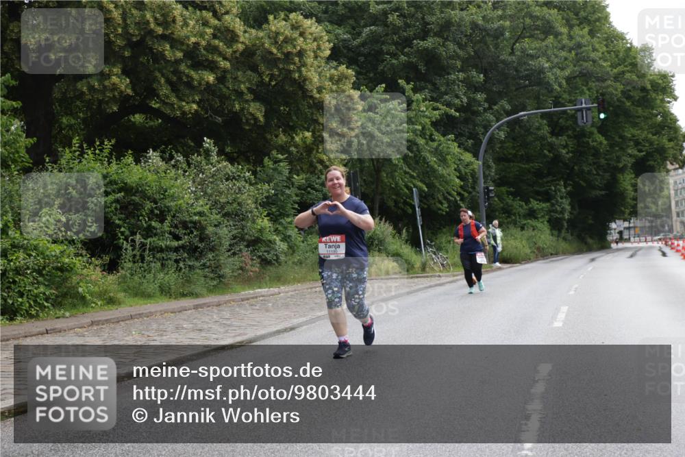 14.06.2026 - REWE Women's Run Jannik Wohlers http://msf.ph/oto/9803444 14.06.2026 10:20:42 Laufen 11190 meine-sportfotos.de