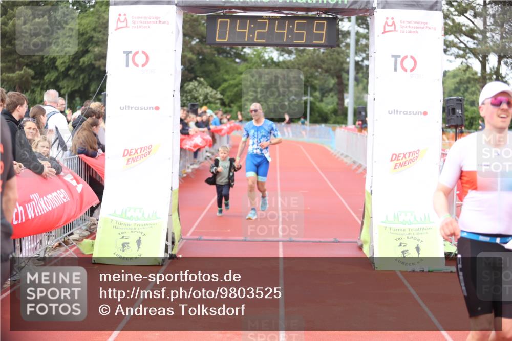 14.06.2026 - 7 Türme Triathlon Andreas Tolksdorf http://msf.ph/oto/9803525 14.06.2026 15:24:58 Ziel 950, 981, 1026 meine-sportfotos.de