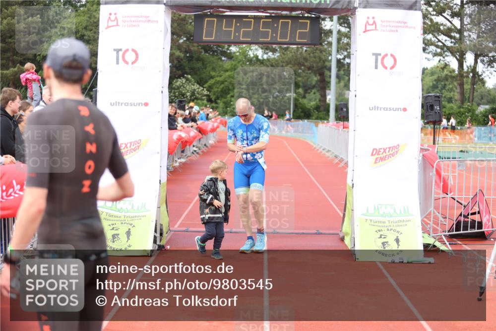 14.06.2026 - 7 Türme Triathlon Andreas Tolksdorf http://msf.ph/oto/9803545 14.06.2026 15:25:00 Ziel 981, 1026 meine-sportfotos.de