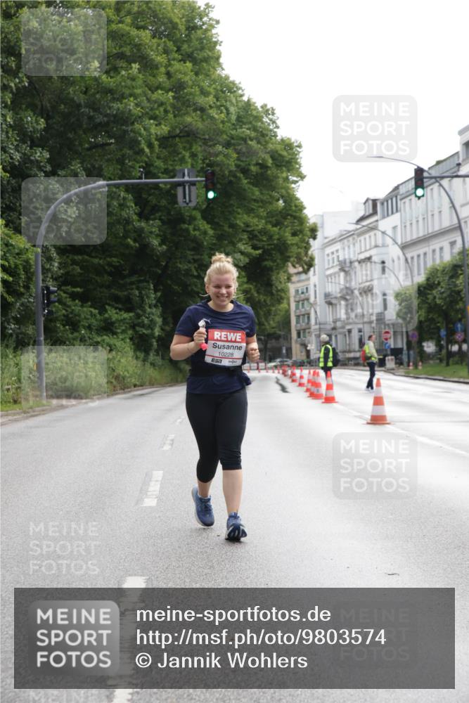14.06.2026 - REWE Women's Run Jannik Wohlers http://msf.ph/oto/9803574 14.06.2026 10:23:04 Laufen 10228 meine-sportfotos.de
