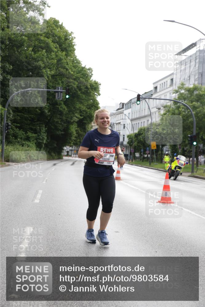 14.06.2026 - REWE Women's Run Jannik Wohlers http://msf.ph/oto/9803584 14.06.2026 10:23:06 Laufen 10228 meine-sportfotos.de