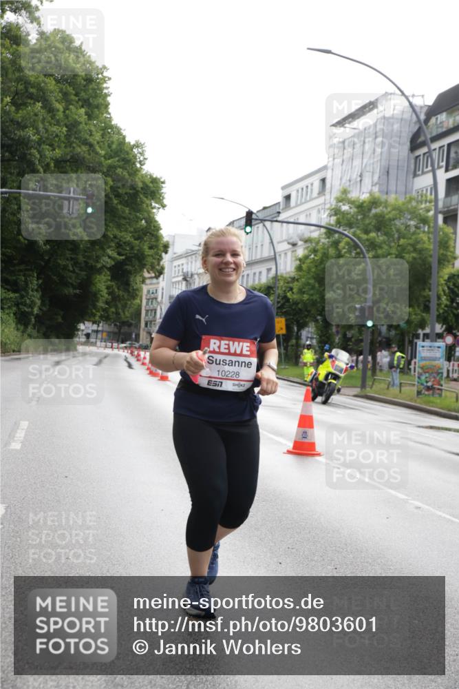 14.06.2026 - REWE Women's Run Jannik Wohlers http://msf.ph/oto/9803601 14.06.2026 10:23:06 Laufen 10228, 7 meine-sportfotos.de