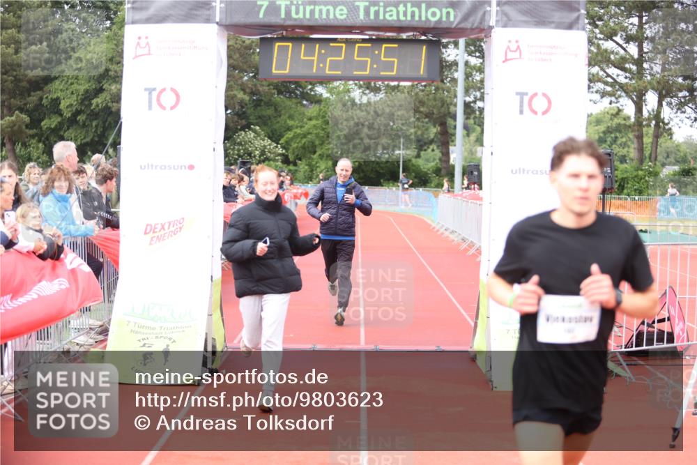 14.06.2026 - 7 Türme Triathlon Andreas Tolksdorf http://msf.ph/oto/9803623 14.06.2026 15:25:50 Ziel 964, 1192 meine-sportfotos.de