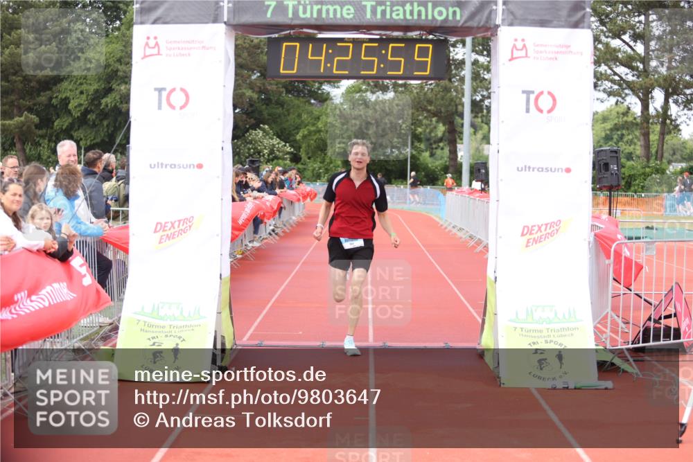 14.06.2026 - 7 Türme Triathlon Andreas Tolksdorf http://msf.ph/oto/9803647 14.06.2026 15:25:57 Ziel 964 meine-sportfotos.de