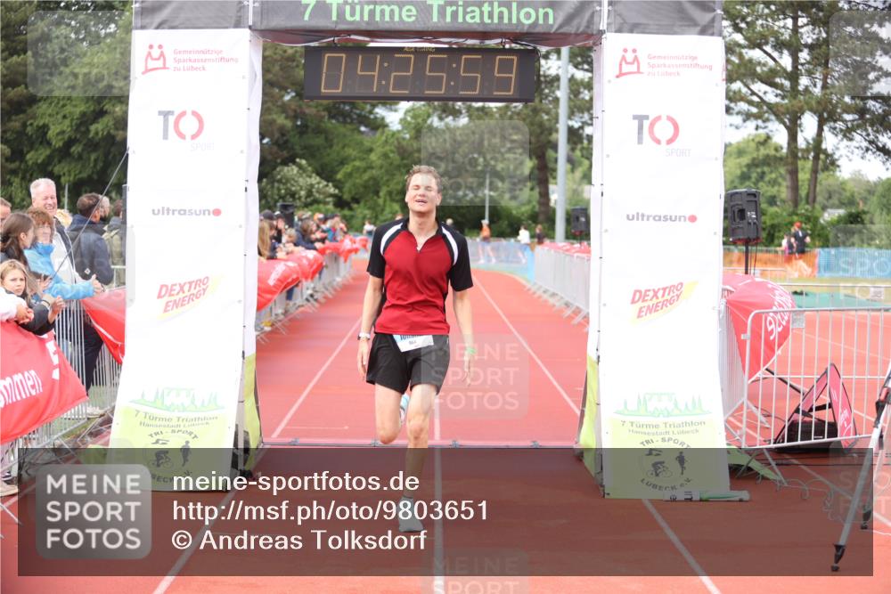 14.06.2026 - 7 Türme Triathlon Andreas Tolksdorf http://msf.ph/oto/9803651 14.06.2026 15:25:58 Ziel 964 meine-sportfotos.de