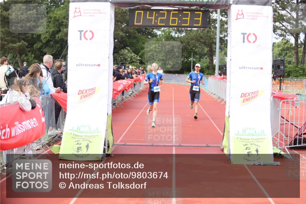 14.06.2026 - 7 Türme Triathlon Andreas Tolksdorf http://msf.ph/oto/9803674 14.06.2026 15:26:32 Ziel 1001, 1030 meine-sportfotos.de