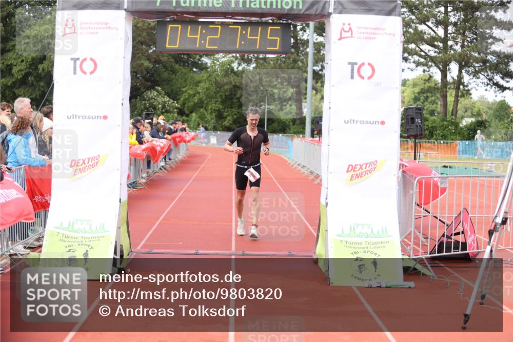 14.06.2026 - 7 Türme Triathlon Andreas Tolksdorf http://msf.ph/oto/9803820 14.06.2026 15:27:44 Ziel 828 meine-sportfotos.de