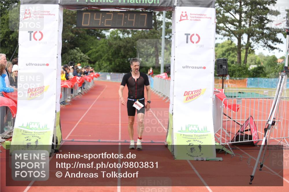 14.06.2026 - 7 Türme Triathlon Andreas Tolksdorf http://msf.ph/oto/9803831 14.06.2026 15:27:46 Ziel 828 meine-sportfotos.de