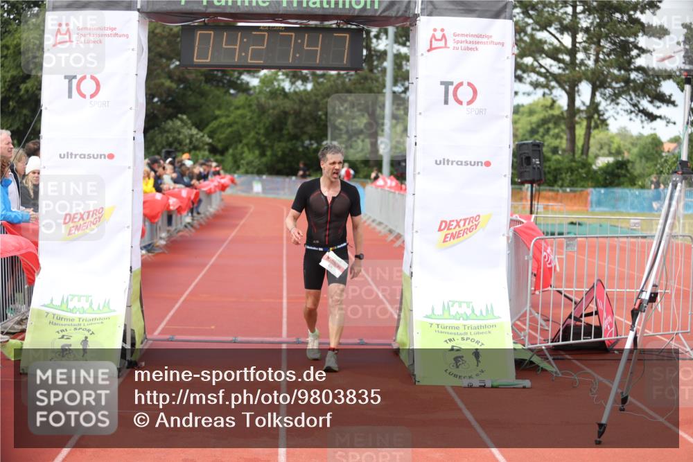 14.06.2026 - 7 Türme Triathlon Andreas Tolksdorf http://msf.ph/oto/9803835 14.06.2026 15:27:46 Ziel 828 meine-sportfotos.de