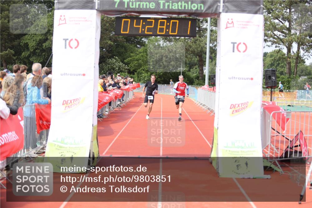 14.06.2026 - 7 Türme Triathlon Andreas Tolksdorf http://msf.ph/oto/9803851 14.06.2026 15:28:00 Ziel 906, 1171 meine-sportfotos.de