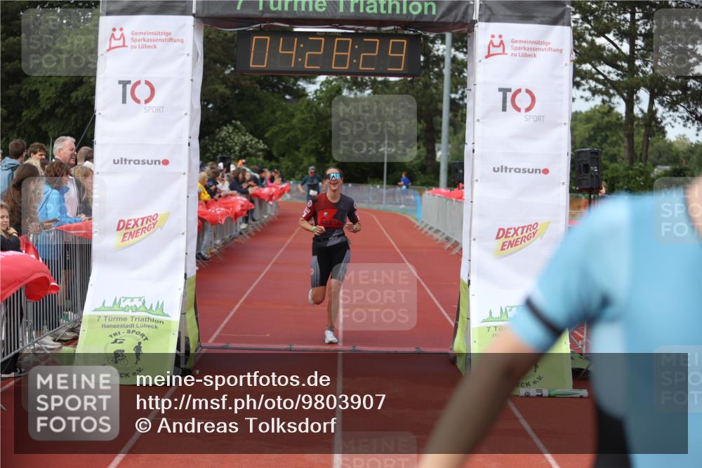 14.06.2026 - 7 Türme Triathlon Andreas Tolksdorf http://msf.ph/oto/9803907 14.06.2026 15:28:27 Ziel 1029, 1058, 1081 meine-sportfotos.de