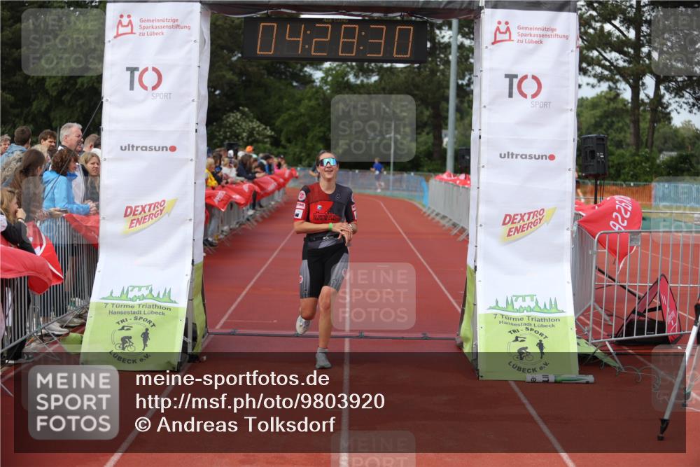 14.06.2026 - 7 Türme Triathlon Andreas Tolksdorf http://msf.ph/oto/9803920 14.06.2026 15:28:28 Ziel 1029, 1058, 1081 meine-sportfotos.de