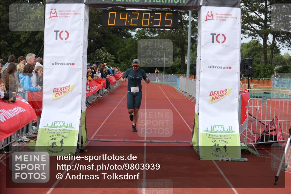 14.06.2026 - 7 Türme Triathlon Andreas Tolksdorf http://msf.ph/oto/9803939 14.06.2026 15:28:34 Ziel 1058, 1081 meine-sportfotos.de