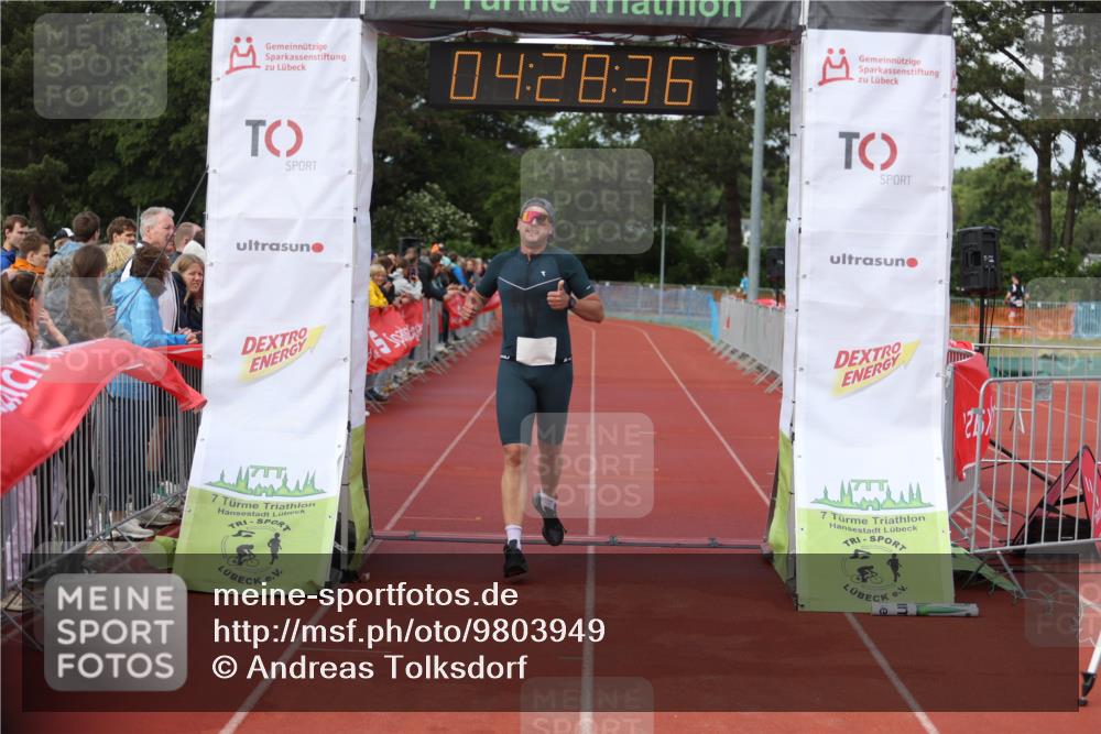 14.06.2026 - 7 Türme Triathlon Andreas Tolksdorf http://msf.ph/oto/9803949 14.06.2026 15:28:34 Ziel 1058, 1081 meine-sportfotos.de