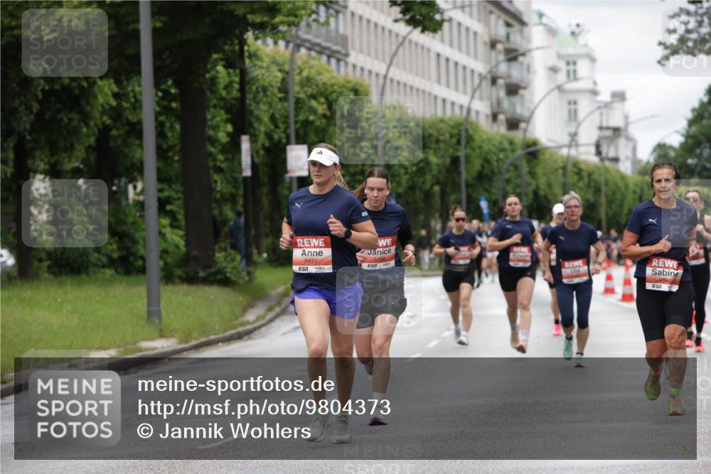 14.06.2026 - REWE Women's Run Jannik Wohlers http://msf.ph/oto/9804373 14.06.2026 10:37:54 Laufen 5477, 57, 5434, 5096, 7 meine-sportfotos.de
