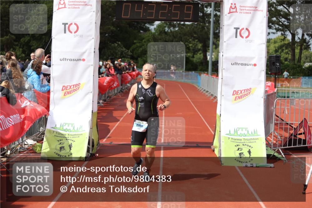 14.06.2026 - 7 Türme Triathlon Andreas Tolksdorf http://msf.ph/oto/9804383 14.06.2026 15:32:58 Ziel 1123 meine-sportfotos.de