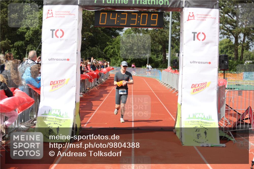 14.06.2026 - 7 Türme Triathlon Andreas Tolksdorf http://msf.ph/oto/9804388 14.06.2026 15:33:08 Ziel 941 meine-sportfotos.de