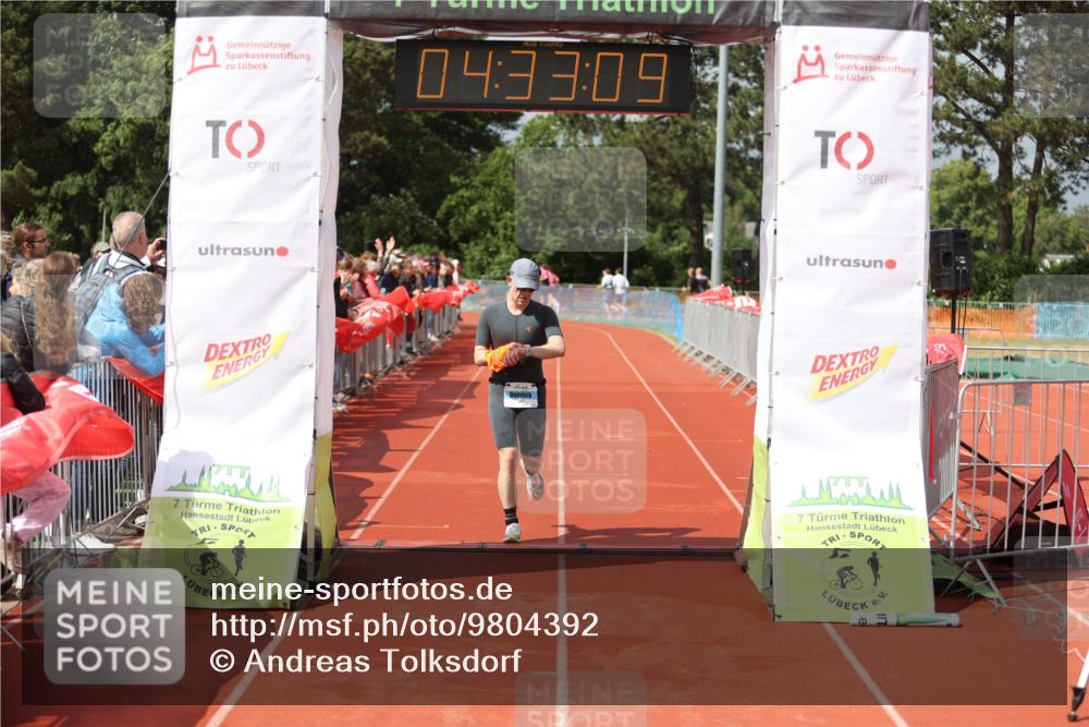 14.06.2026 - 7 Türme Triathlon Andreas Tolksdorf http://msf.ph/oto/9804392 14.06.2026 15:33:08 Ziel 941 meine-sportfotos.de