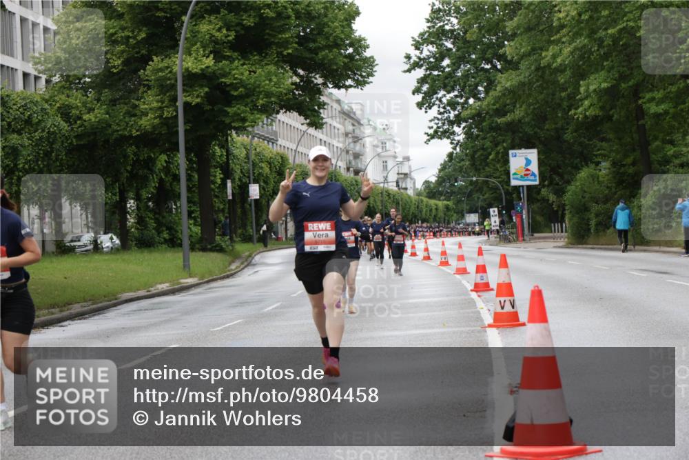14.06.2026 - REWE Women's Run Jannik Wohlers http://msf.ph/oto/9804458 14.06.2026 10:38:04 Laufen 5715, 517 meine-sportfotos.de