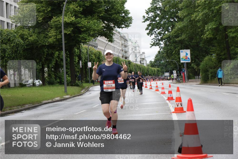 14.06.2026 - REWE Women's Run Jannik Wohlers http://msf.ph/oto/9804462 14.06.2026 10:38:04 Laufen 5715 meine-sportfotos.de