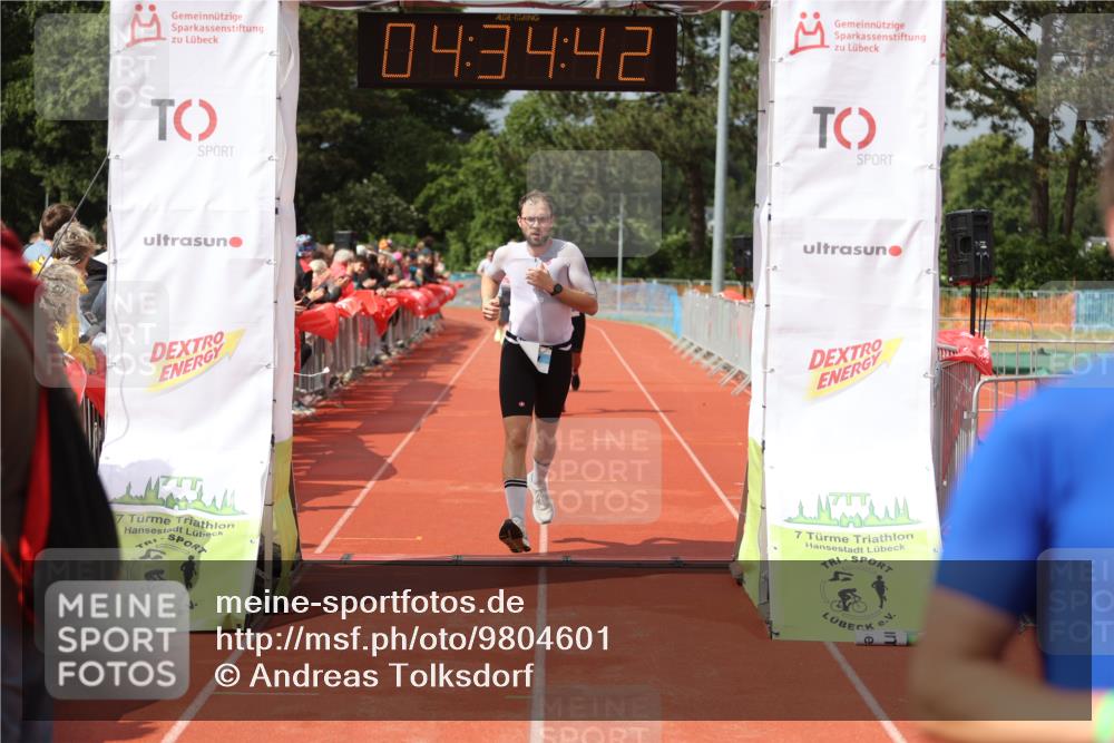 14.06.2026 - 7 Türme Triathlon Andreas Tolksdorf http://msf.ph/oto/9804601 14.06.2026 15:34:40 Ziel 923, 951, 1007, 1086, 1096 meine-sportfotos.de