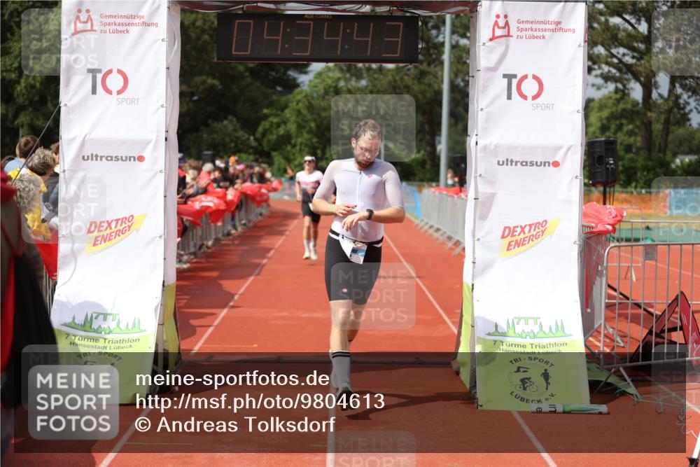14.06.2026 - 7 Türme Triathlon Andreas Tolksdorf http://msf.ph/oto/9804613 14.06.2026 15:34:41 Ziel 923, 951, 1007, 1086, 1096 meine-sportfotos.de