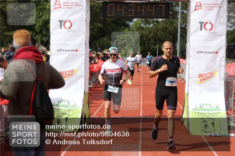 14.06.2026 - 7 Türme Triathlon Andreas Tolksdorf http://msf.ph/oto/9804636 14.06.2026 15:34:45 Ziel 923, 951, 955, 1007, 1086, 1096, 1126 meine-sportfotos.de