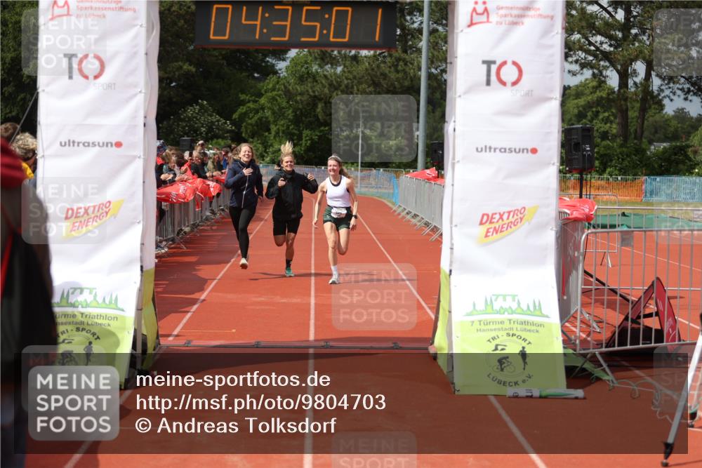 14.06.2026 - 7 Türme Triathlon Andreas Tolksdorf http://msf.ph/oto/9804703 14.06.2026 15:35:00 Ziel 955, 1146, 1185 meine-sportfotos.de