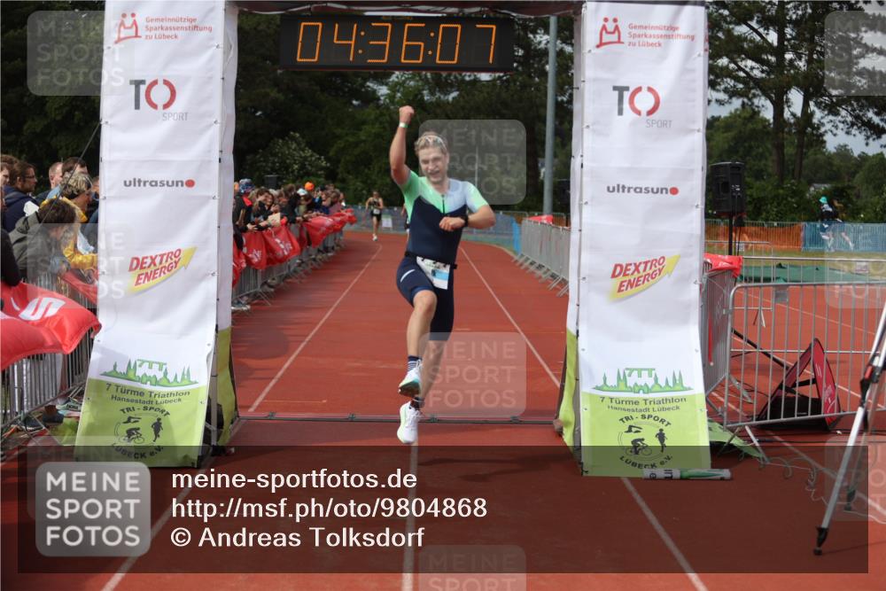 14.06.2026 - 7 Türme Triathlon Andreas Tolksdorf http://msf.ph/oto/9804868 14.06.2026 15:36:06 Ziel 1056, 1116, 1131 meine-sportfotos.de