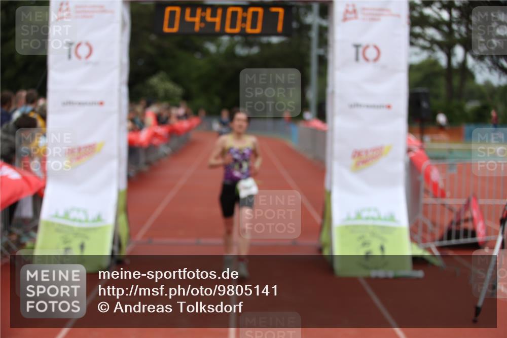 14.06.2026 - 7 Türme Triathlon Andreas Tolksdorf http://msf.ph/oto/9805141 14.06.2026 15:40:06 Ziel 1017, 1572 meine-sportfotos.de