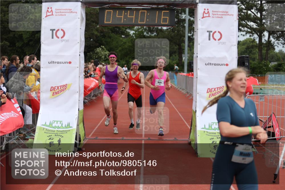 14.06.2026 - 7 Türme Triathlon Andreas Tolksdorf http://msf.ph/oto/9805146 14.06.2026 15:40:15 Ziel 1017, 1193 meine-sportfotos.de