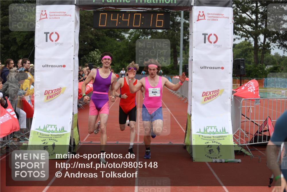 14.06.2026 - 7 Türme Triathlon Andreas Tolksdorf http://msf.ph/oto/9805148 14.06.2026 15:40:16 Ziel 1017, 1193 meine-sportfotos.de