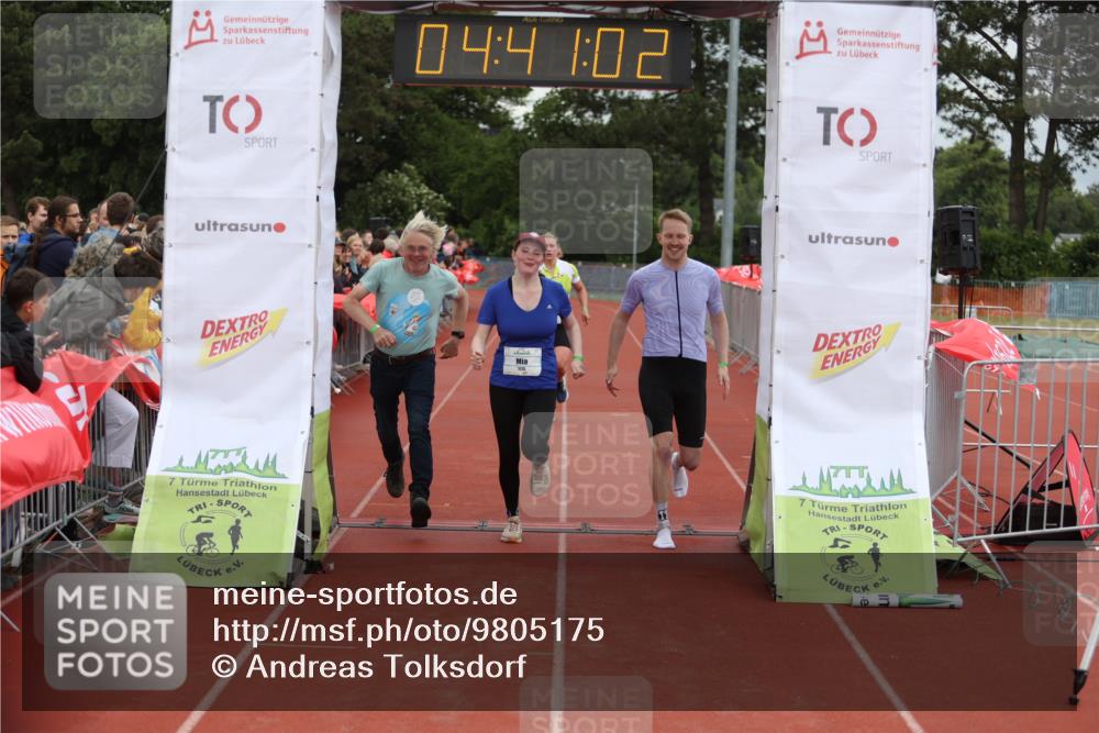 14.06.2026 - 7 Türme Triathlon Andreas Tolksdorf http://msf.ph/oto/9805175 14.06.2026 15:41:01 Ziel 1175, 1613, 1622 meine-sportfotos.de