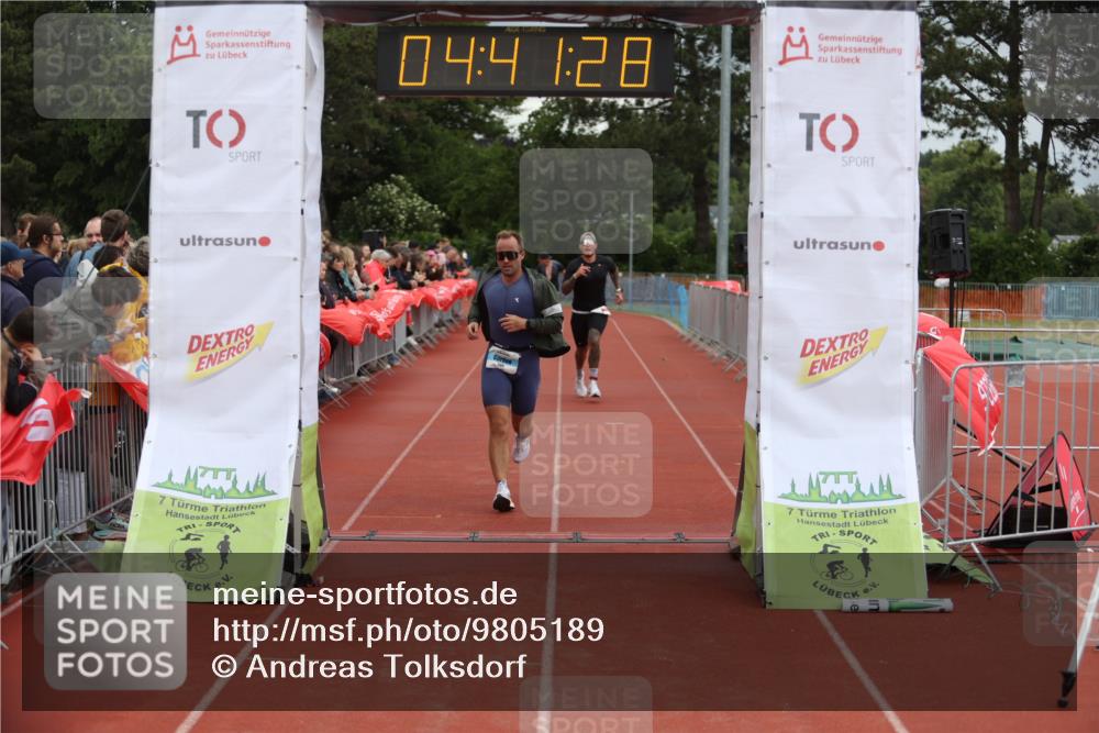 14.06.2026 - 7 Türme Triathlon Andreas Tolksdorf http://msf.ph/oto/9805189 14.06.2026 15:41:27 Ziel 713, 1165 meine-sportfotos.de